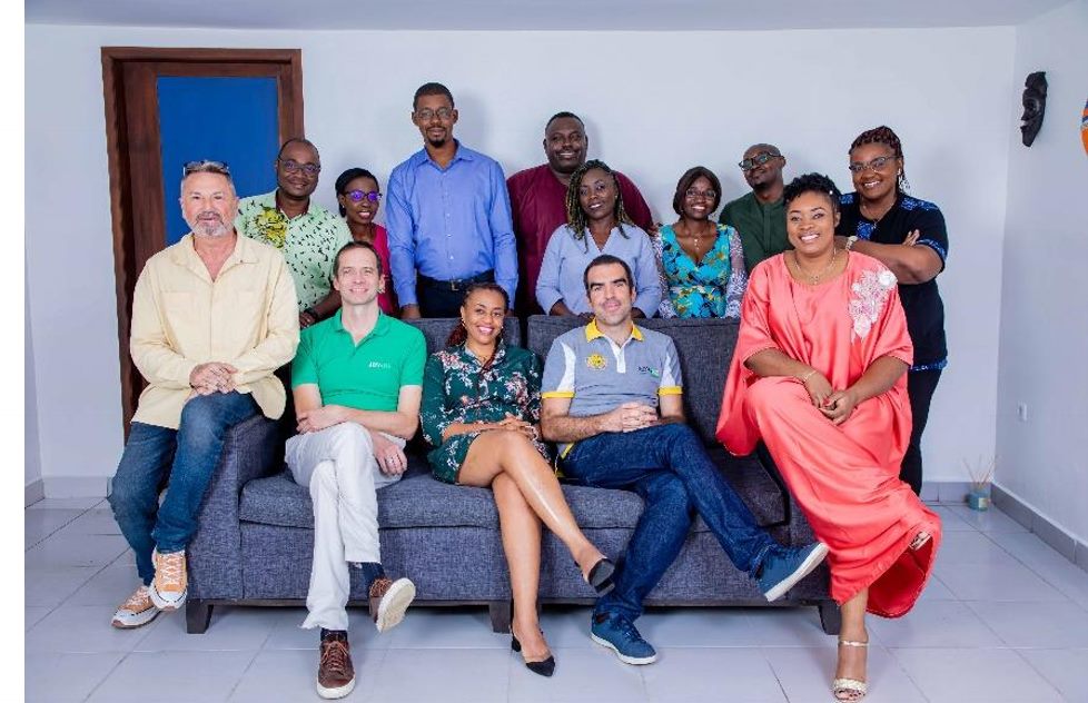 Photo de groupe équipe Advans Cameroun